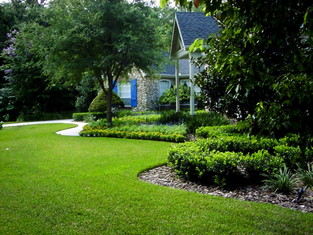 residential lawn mowing & trimming